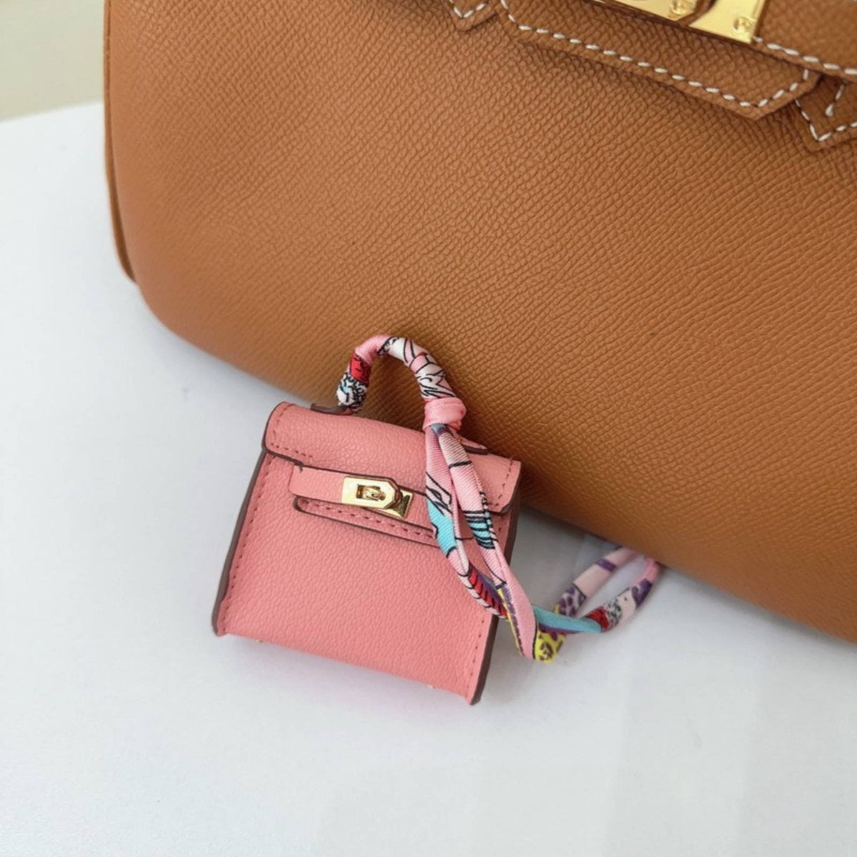 Cute Design Mini Handbag Keychain Decorative Charms Handbag Shaped Charm Multi-Functional for Women, Girls, Car Keys, Daily Use, Travel