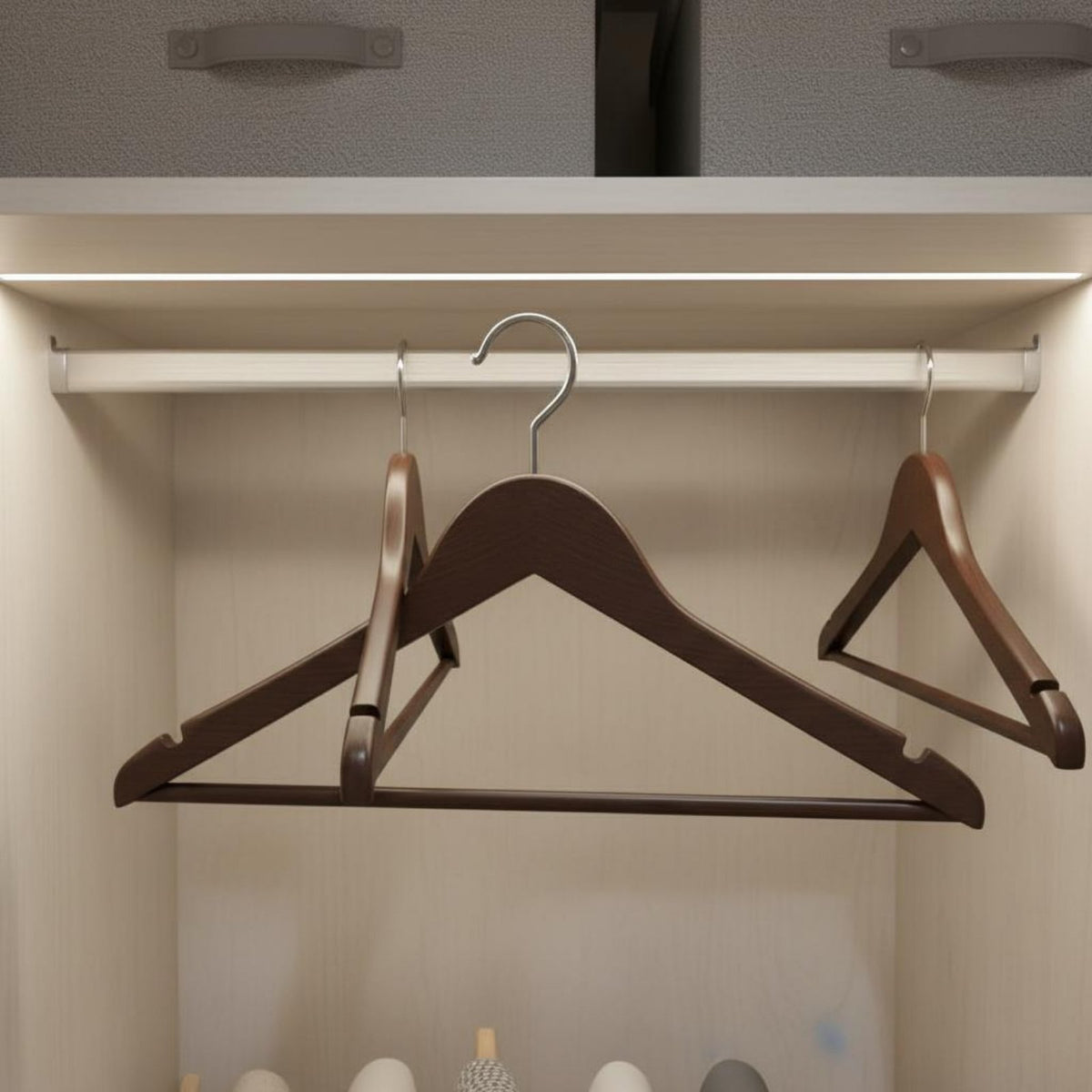 Flocked Wooden Hanger Heavy Duty Wide Shoulder Hanger for Clothing Storage