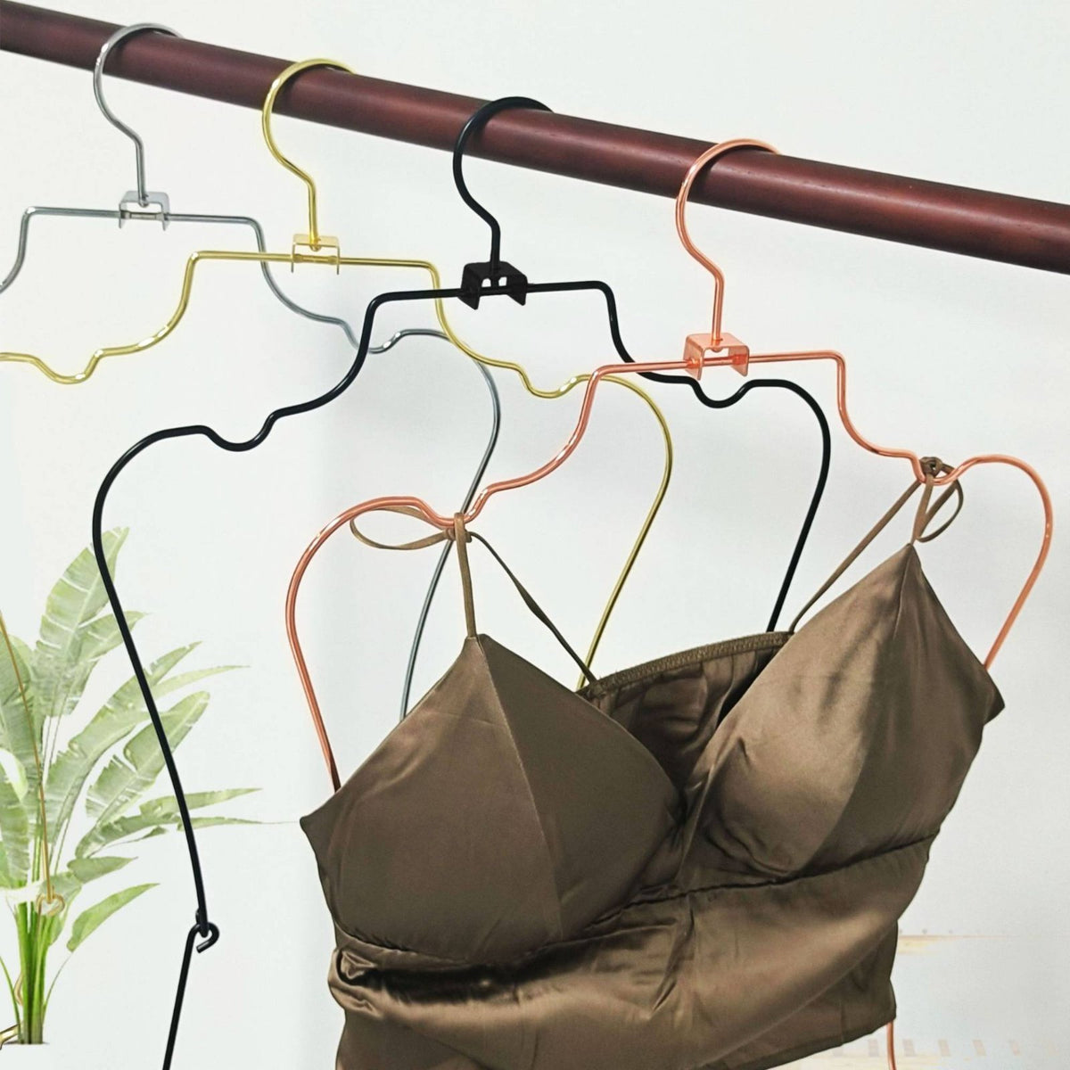 Foldable Bathing Suits Hanger Lightweight Bikini Figure Form Hanger Bikini Display Form Rust-Resistant for Retailers