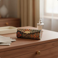 Portable Lipstick Storage Box Retro Pattern Beauty Accessory Secure Snap Closure