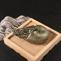 Ammonite Form Sculpture Brass-Toned Ammonite Form Ornament Textured Spiral Conch Figurine for Bookshelf, Tea Table