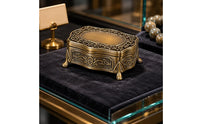 Antique Style Jewelry Box Decorative Scrollwork Velvet-Lined Jewelry Box Portable Storage Item