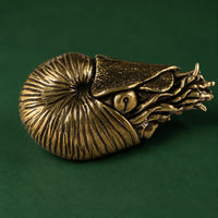 Ammonite Form Sculpture Brass-Toned Ammonite Form Ornament Textured Spiral Conch Figurine for Bookshelf, Tea Table