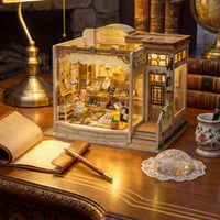 Miniature Jewelry Shop Detailed Miniature House with Light Decorative Toy for Desk